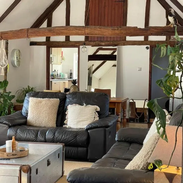 Viesnīca Milk Barn - Rustic farm stay pilsētā Great Chart
