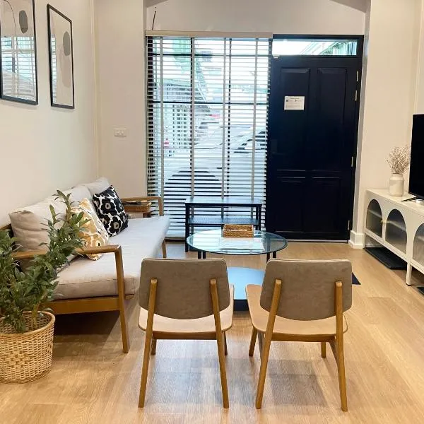 Vélin Chinatown - Entire house with 2 Bedrooms, Hotel in Khlong San