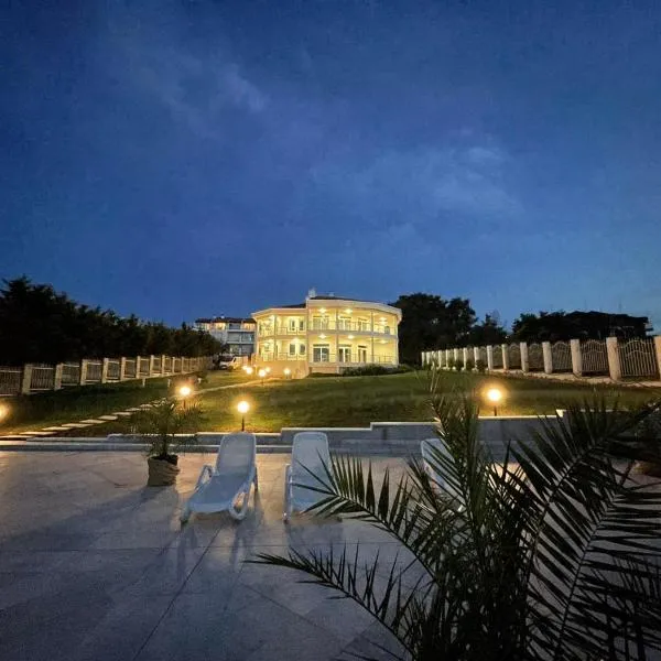 The Lodge Summer Apartments, hotel di Sozopol