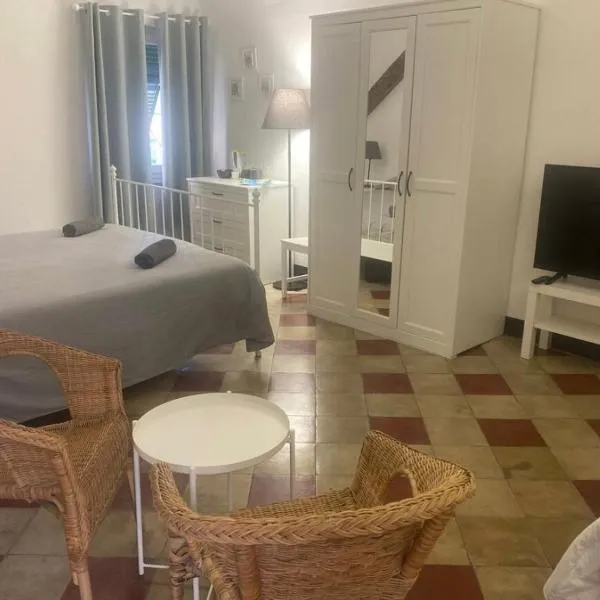 Antica Dimora Rooms, hotel Albisola Superioréban