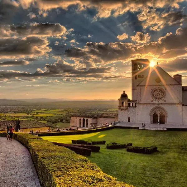 Assisi Francesco Home, hotel en Bastia Umbra