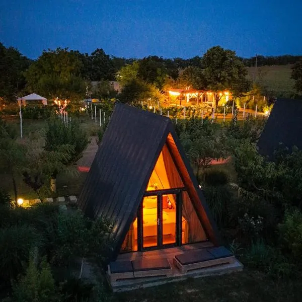 Perryland Urban Farm, hotel in Piatra