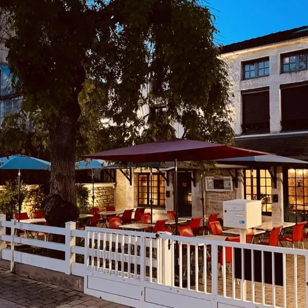 Hostellerie Au rendez-vous des amis, מלון בשומון