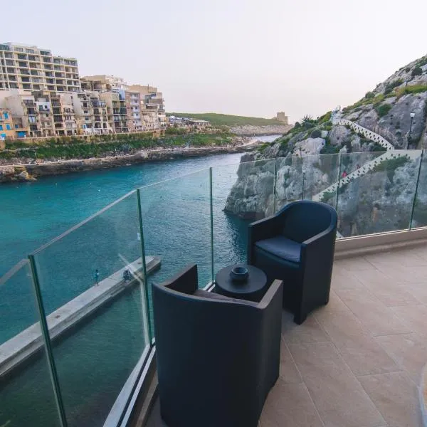 Water's Edge Suite Xlendi with Direct Sea Access、Munxarのホテル