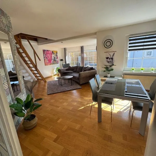 Große helle Maisonette Wohnung im Zentrum, hotel v destinaci Kassel