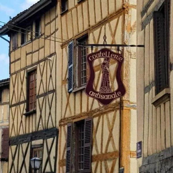 Nouveau Maison Typique – hotel w mieście Thiers