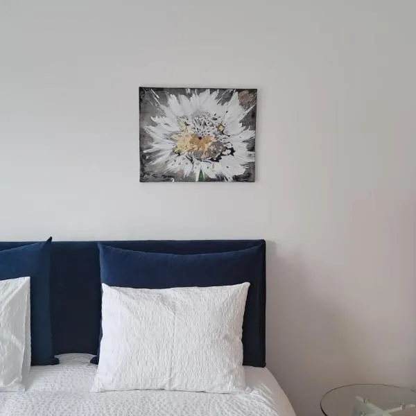 Privates Zimmer mit Bad, hotel v destinaci Efringen-Kirchen