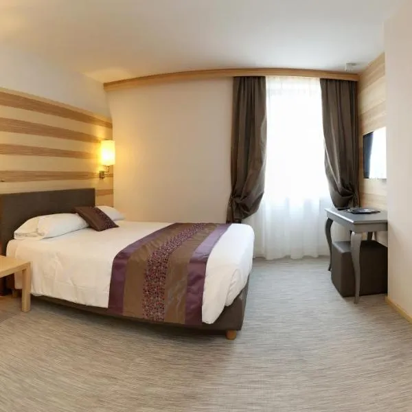 Hotel Garden – hotel w mieście Peschiera del Garda