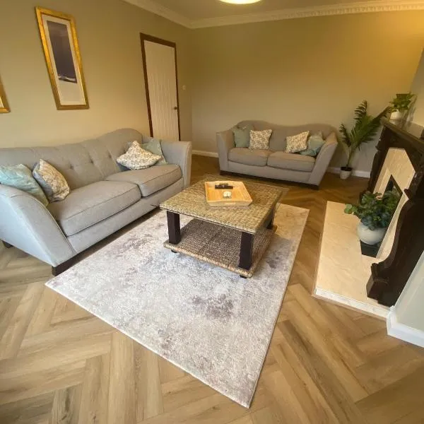 Woodview Cottage, hotel in Mill Loughan