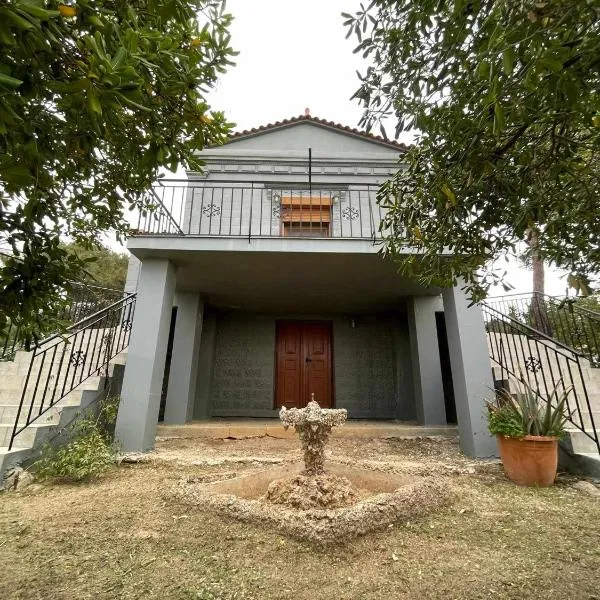 Varvayanni Villa, hotel in Plomarion