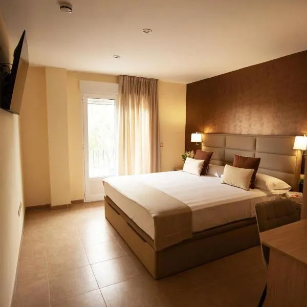 Agora Hostal, hotel Novelében