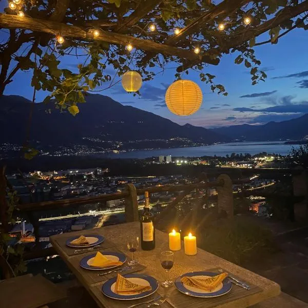Casa Ai Lupi with Panoramic view, hotel a Gordola