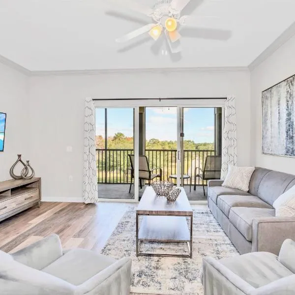 Modern 3BR Near Disney - Pool, Hotel in Orlando