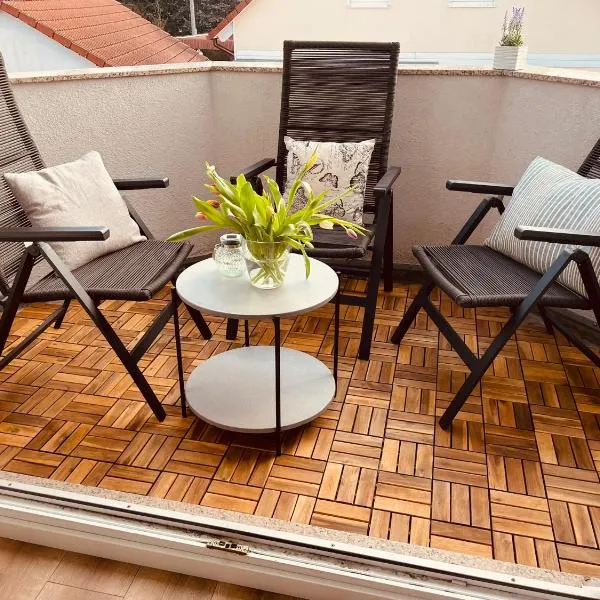 Ferienhaus Seenah - Wohnung Qualle, ξενοδοχείο σε Großzössen