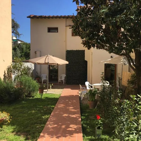 Guest House Il Naif, hotel ve Florencii