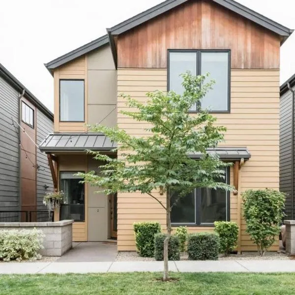 THE PENDLETON - Walkable - Arcade Loft - Modern- Light & Bright, hotel in Eugene