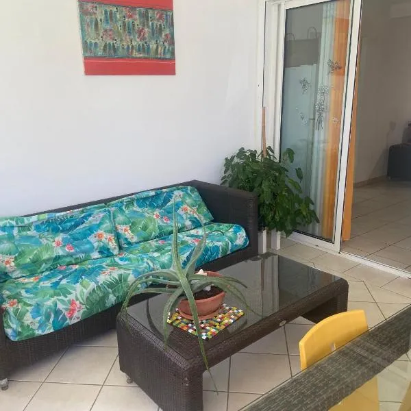 Location vacances Fun sous les gommiers, hotel en Sainte-Luce