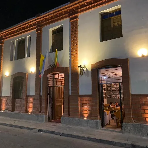 LAMACA - Hotel & Restaurante, hotel en Buga