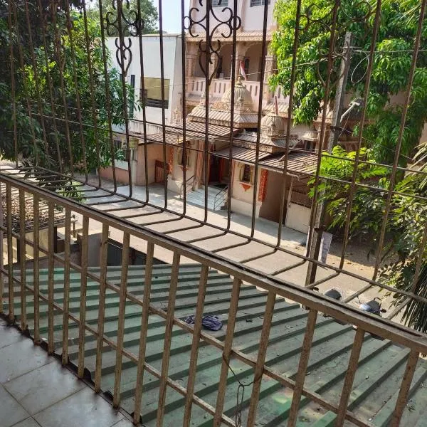 Cozy Stay near Kolhapur Railway Station, hotel in Kolhapur