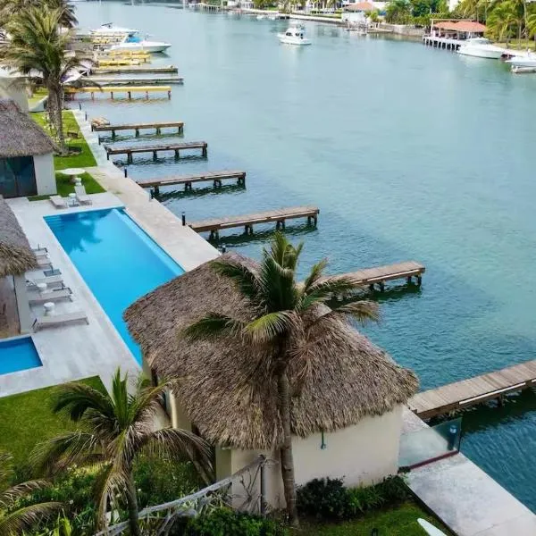 Lujoso Penthouse con alberca vista increíble al Mar y Rio en el Estero, khách sạn ở Boca del Río