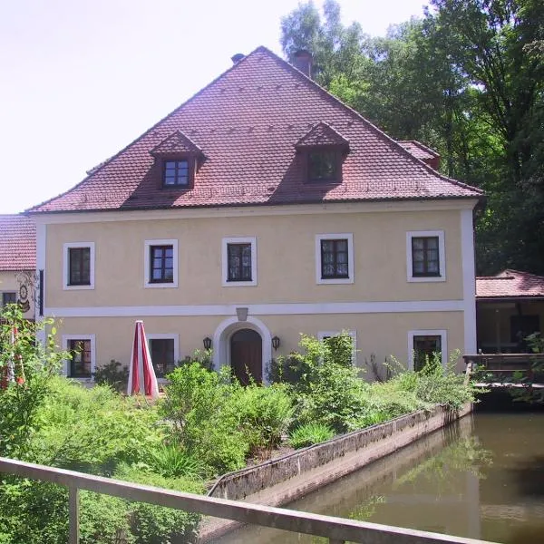 Landhotel Kahrmühle, hotel di Eschenbach in der Oberpfalz