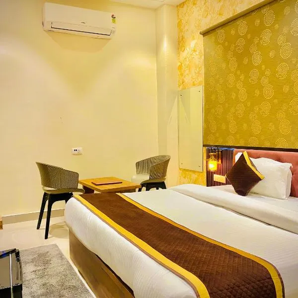 Hotel Tulsi Grand inn, hotel in Vrindāvan