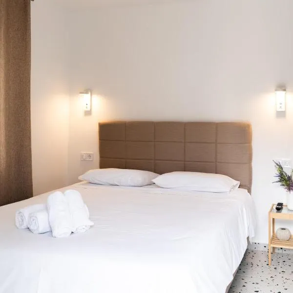 Nueve Mini There's no place like home, hotel di Patra