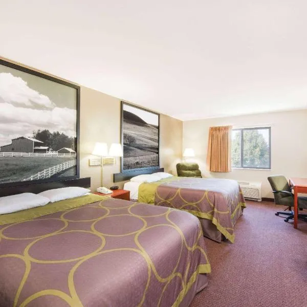 Super 8 by Wyndham Iola KS, hotel en Iola