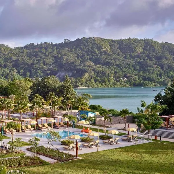 Canopy By Hilton Seychelles Resort, hotel v mestu Anse a La Mouche