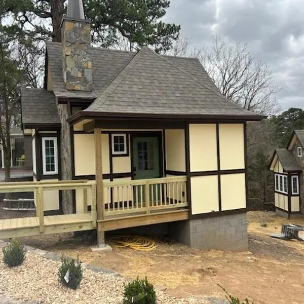 Chimney Nook at Tudor suites, hotel di Eureka Springs