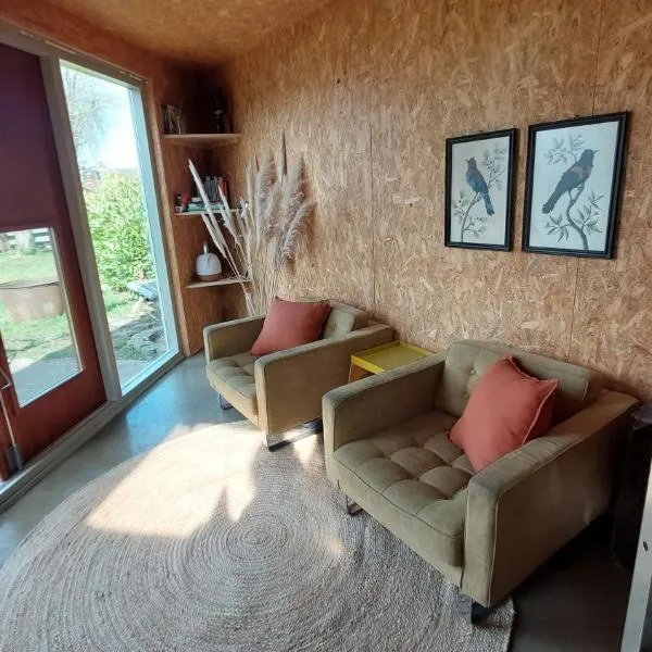 Hut-Spot, comfortabel houten tuinhuis, hotel v destinaci Oud-Ade