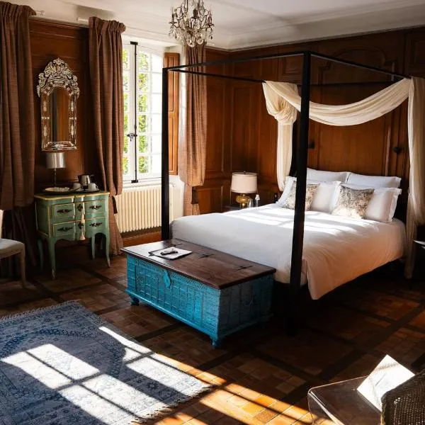 LA MEFFRAIS 1741 - Manoir d'hôtes avec Parking Privé - 3 minutes de Dinan, hotel in Dinan