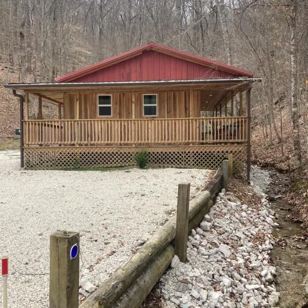 Restful River Cabin, Red River Gorge, KY, River Access & Views, hotel v destinaci Stanton