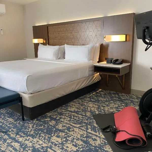 DoubleTree by Hilton Tinton Falls-Eatontown, hotel di Tinton Falls