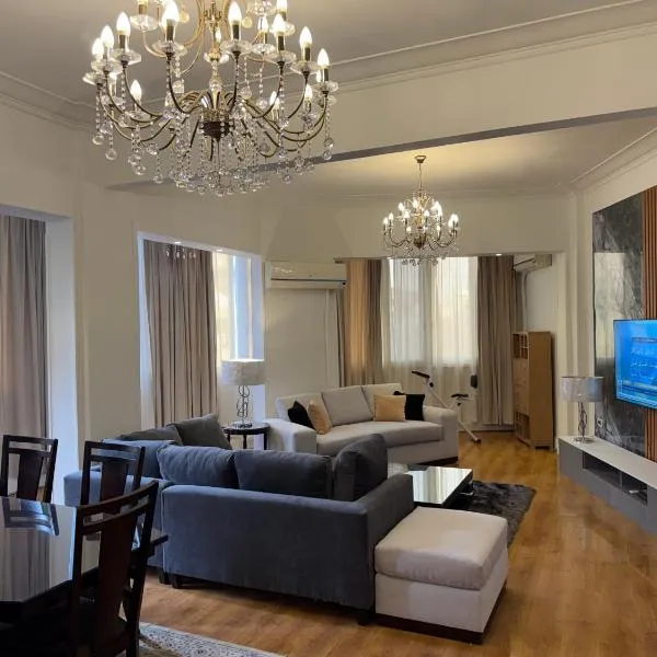 Classic Style 3 bedrooms Zamalek apartment, hôtel au Caire