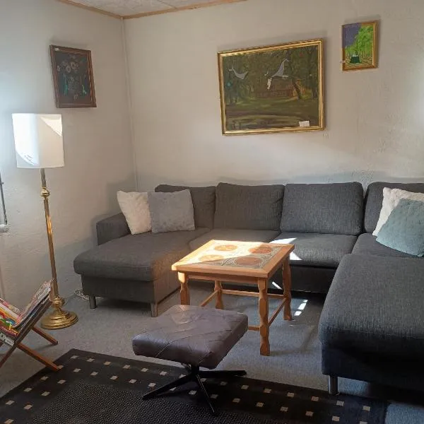 70 m2 Anneks på gården, hotel v destinaci Malling