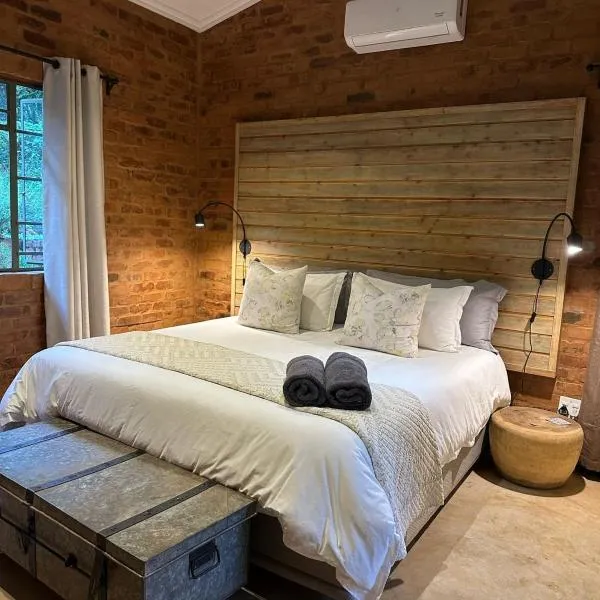 Wild Fig Cottage with Tickle Tub in Hartbeespoort, hotel di Pelindaba
