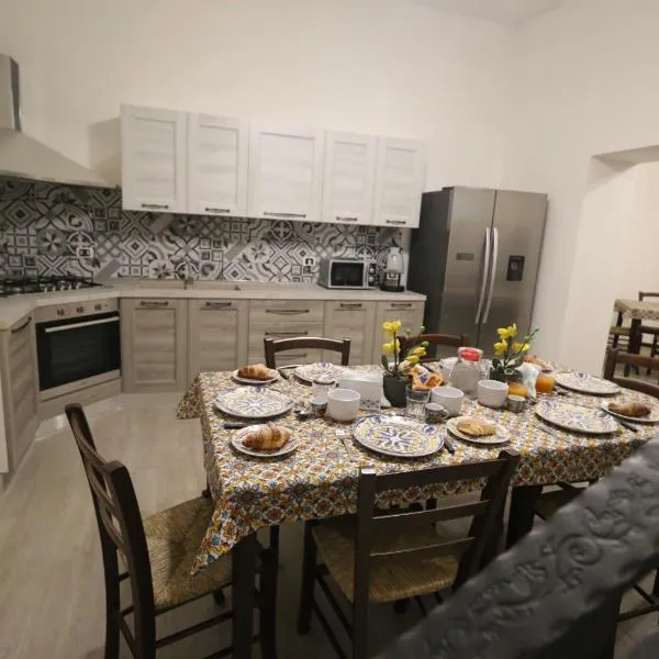 Bed And Breakfast Polizzi House, hotel v destinaci Petralia Sottana