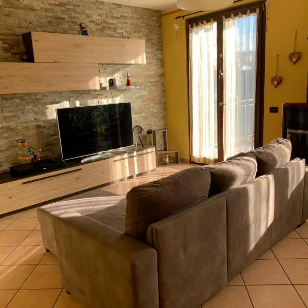 Casa del Melograno Outlet, hotell i Serravalle Scrivia