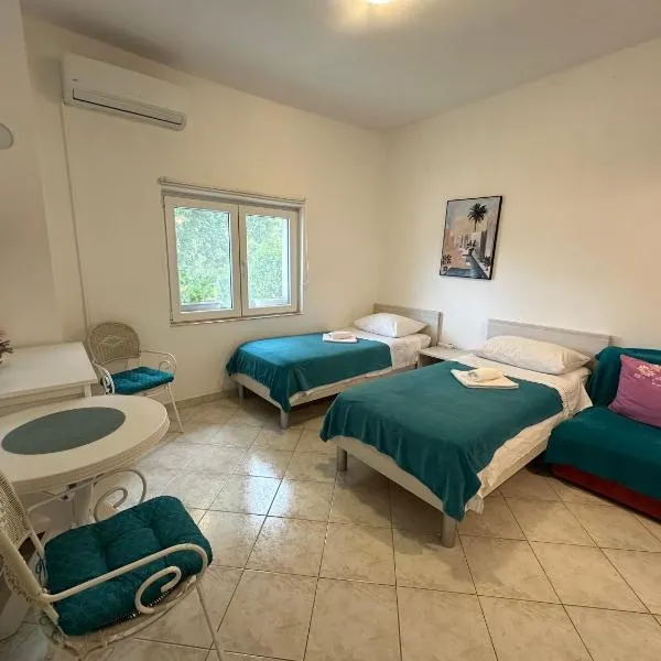 Apartman Lena, hotel v destinaci Bilice