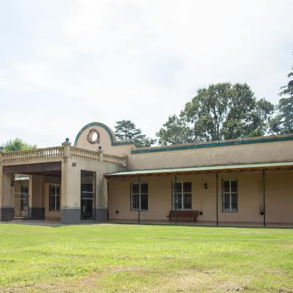 Estancia Santa Elena - Hospedaje Rural, hotel in Villa Lía
