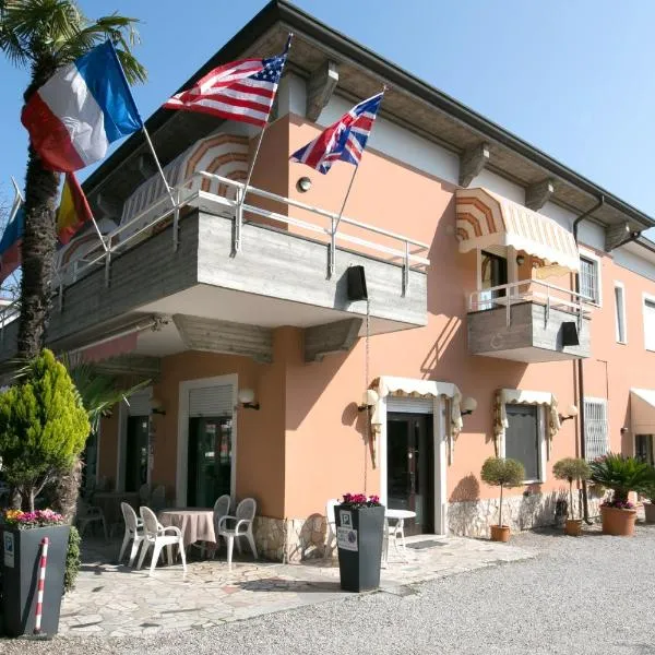 Hotel Olimpia、シルミオーネのホテル