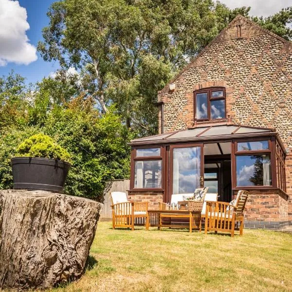 Morea Cottage - 2 Bed - Hot tub, hotel in Horning