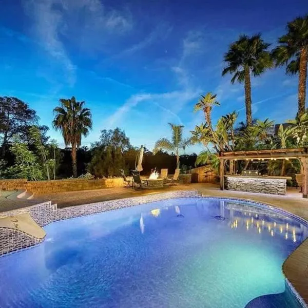 Serene hillside oasis with pool - 20 min to beach, hotel in Oceanside