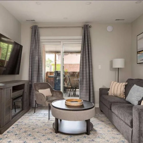 Casa Hotel Elegant Suite w Patio BBQ Grill, hotel u Torontu