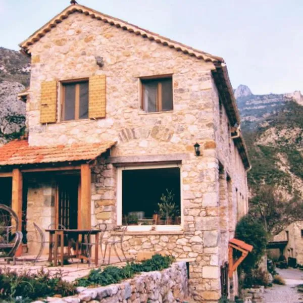 Chambres d'Hotes - Queen bed, Gorges du Verdon、カステラーヌのホテル