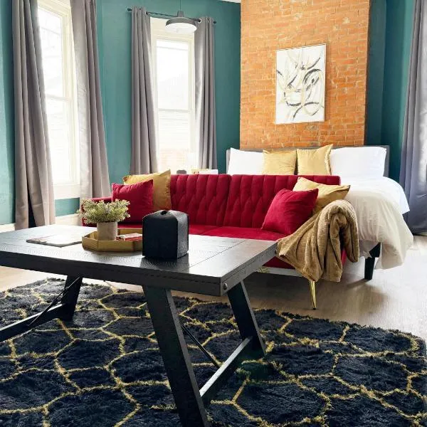 Chandler Studio Apartments, hotel in Evansville