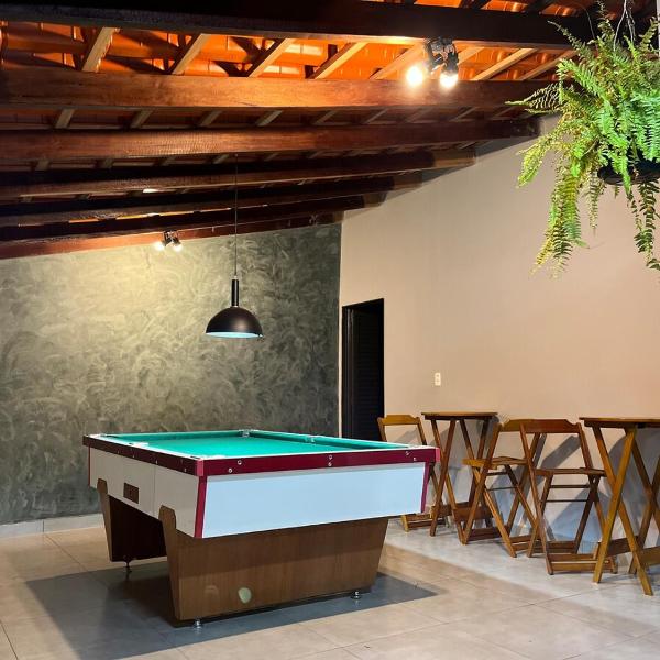 Casa com piscina bem localizada - Foto 5