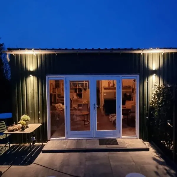 Artisan Hideaway Bed and Breakfast, hotel v destinaci Breezand