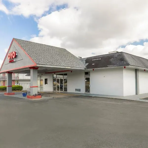 OYO Hotel Jennings Near Crowley, LA I-10, khách sạn ở Jennings